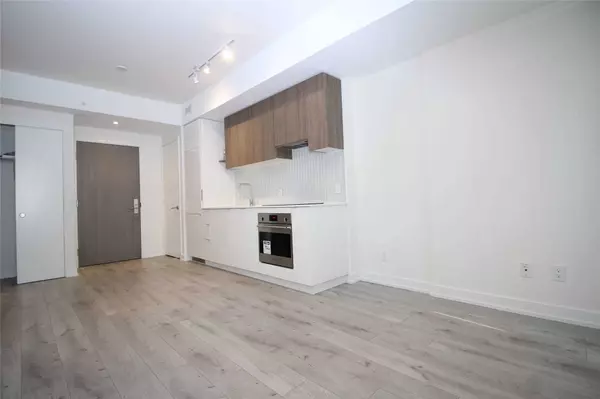 Toronto C10, ON M4P 0C8,161 Roehampton AVE #627