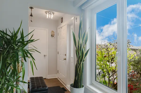 Toronto C13, ON M3A 2C2,111 Tulane CRES #Main