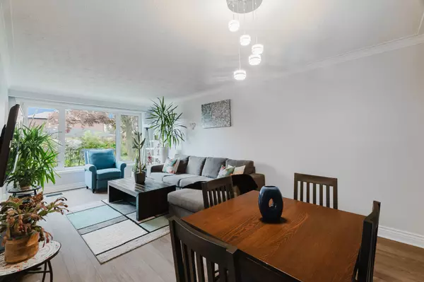 Toronto C13, ON M3A 2C2,111 Tulane CRES #Main