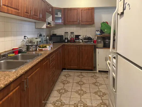 Toronto W05, ON M3N 1K4,15 London Green CT #409