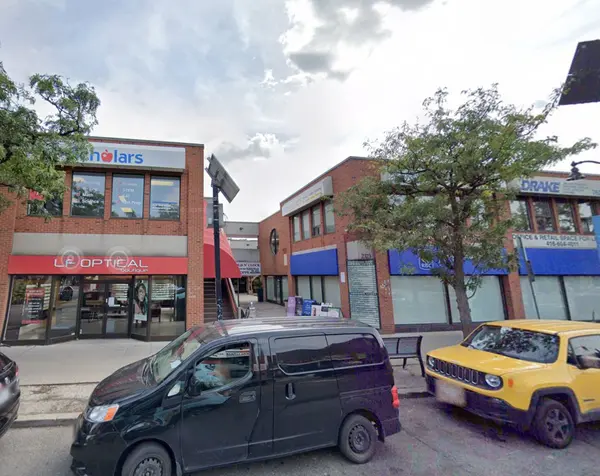 Toronto W01, ON M6S 4W1,2323 Bloor ST W #8