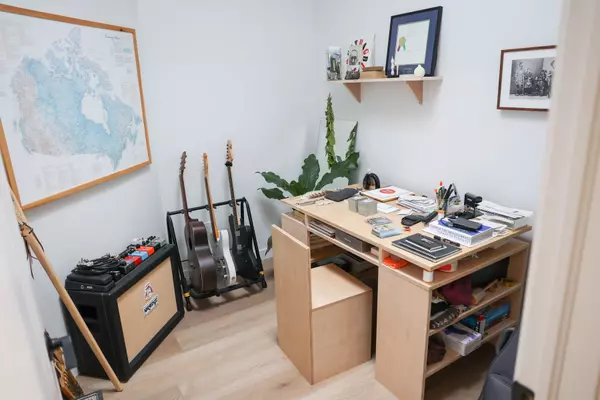 Toronto W02, ON M6H 4B5,1103 Dufferin ST #8