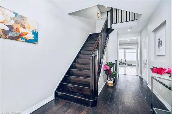 Milton, ON L9T 8L5,106 Hanson CRES