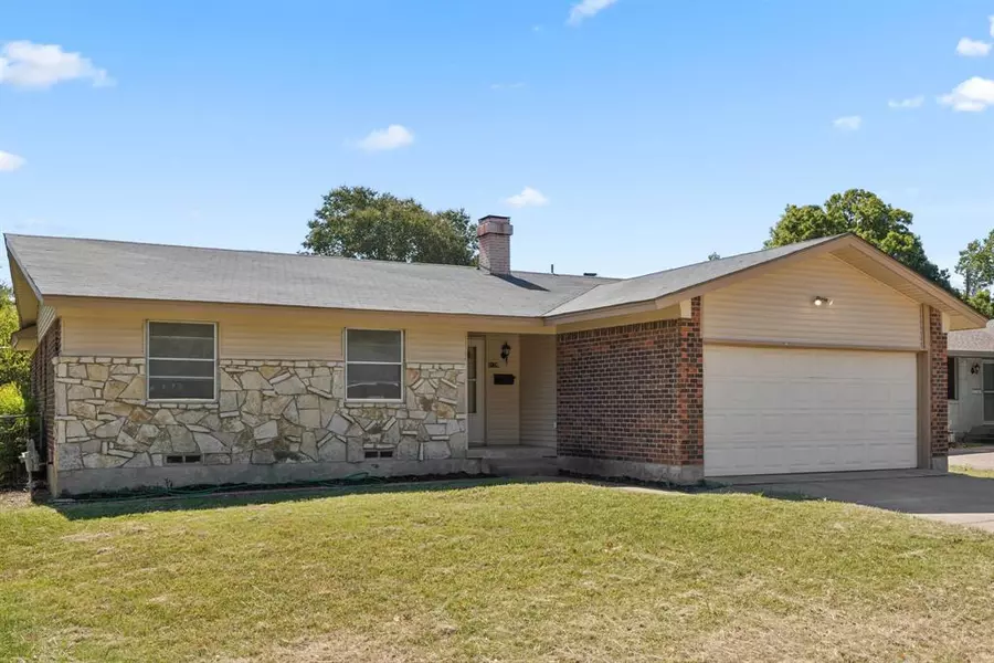 2124 Stonehenge Drive, Garland, TX 75041