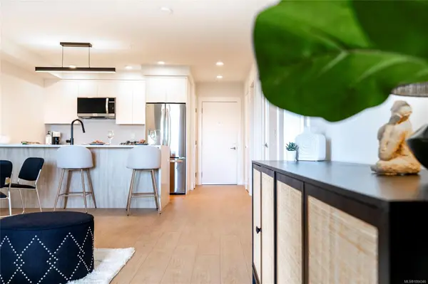 Nanaimo, BC V9R 4V6,45 Haliburton St #304