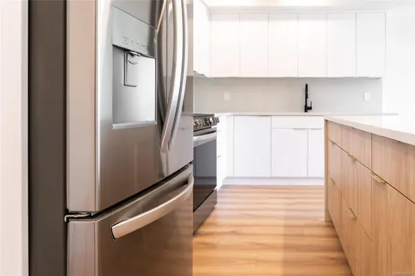 Nanaimo, BC V9R 4V6,45 Haliburton St #507