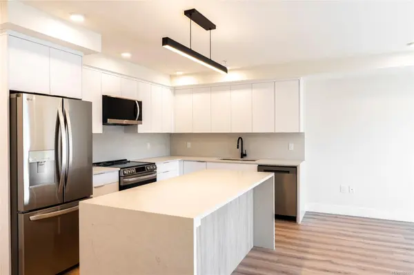 Nanaimo, BC V9R 4V6,45 Haliburton St #507