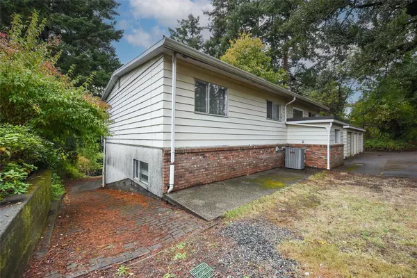 Courtenay, BC V9N 3T6,4667 McQuillan Rd