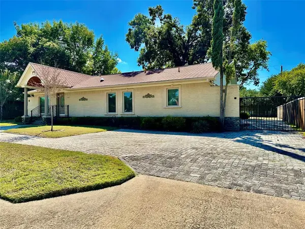 Dallas, TX 75252,6632 Winding Rose Trail