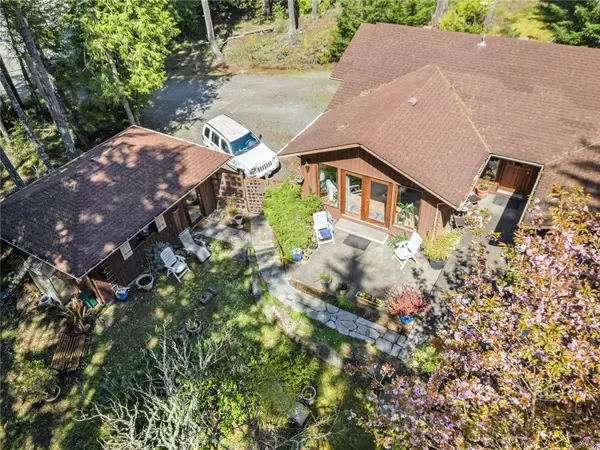 Salt Spring, BC V8K 2K9,112 Cairns Pl