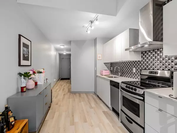 Toronto C01, ON M6K 3P8,51 East Liberty ST #202