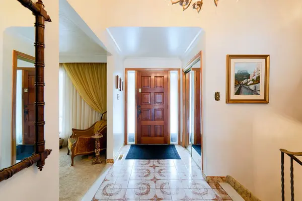 Toronto E10, ON M1E 3L6,68 Fergalea AVE