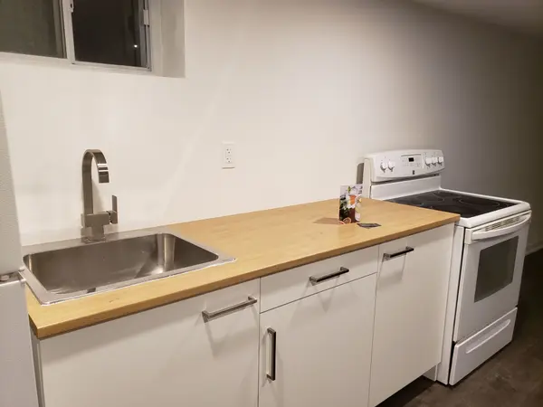 Toronto E04, ON M1P 1X8,Address not disclosed