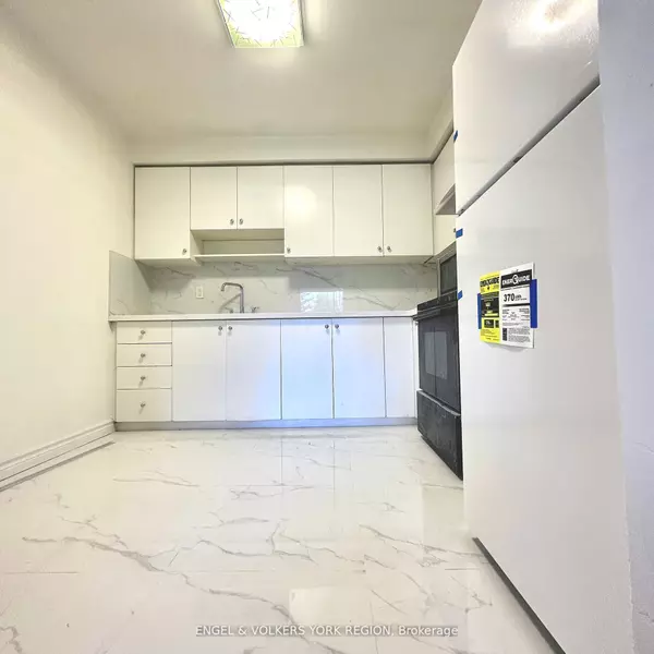 Toronto E04, ON M1K 1L6,3547 St Clair AVE E