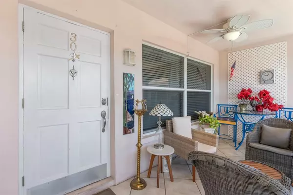 Pompano Beach, FL 33060,100 SE 6th Ave #304