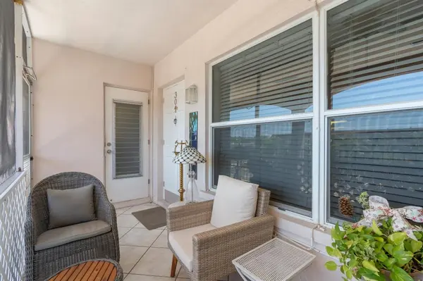 Pompano Beach, FL 33060,100 SE 6th Ave #304