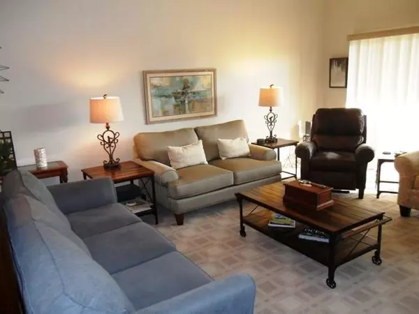 Fort Pierce, FL 34951,9440 Meadowood Dr #205