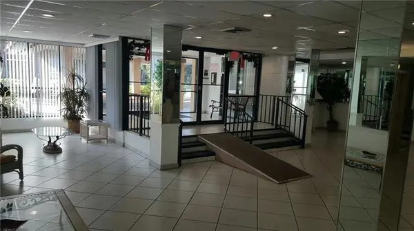 Lauderhill, FL 33319,4168 Inverrary Dr #401