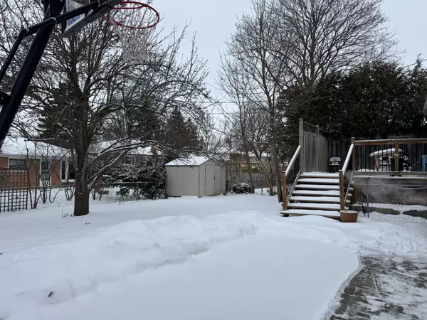 Markham, ON L3P 1J8,62 Southdale DR #lower F