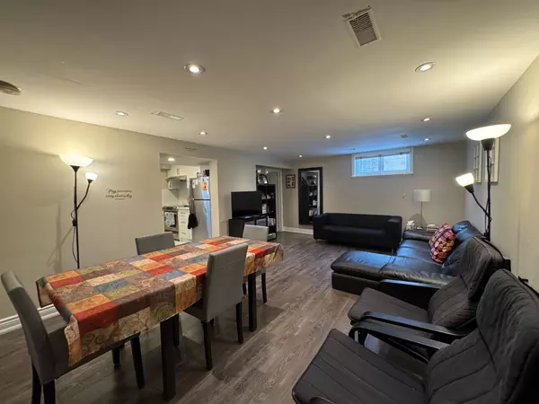 Markham, ON L3P 1J8,62 Southdale DR #lower F