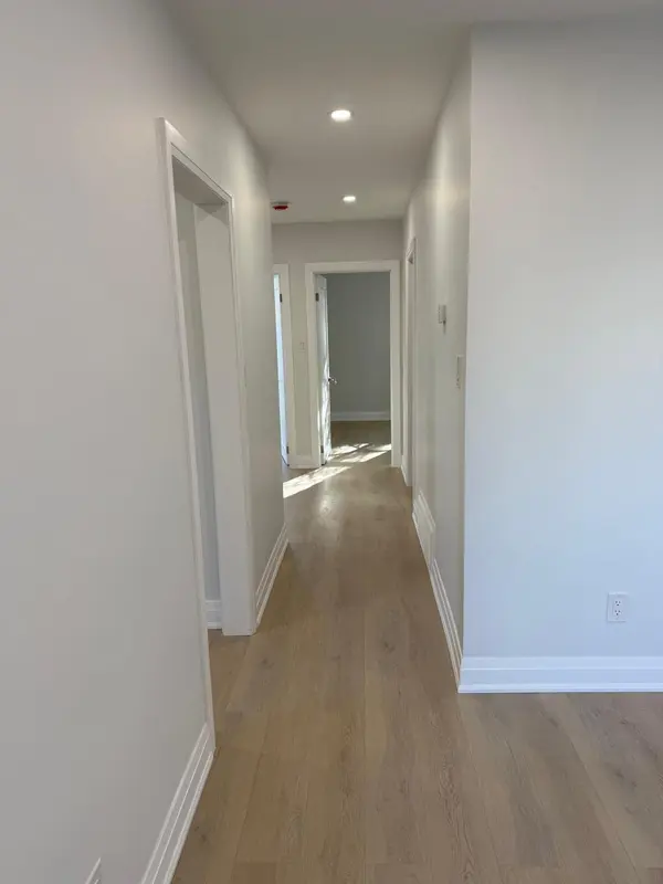 Oakville, ON L6K 1P3,156 Westside DR #MAIN