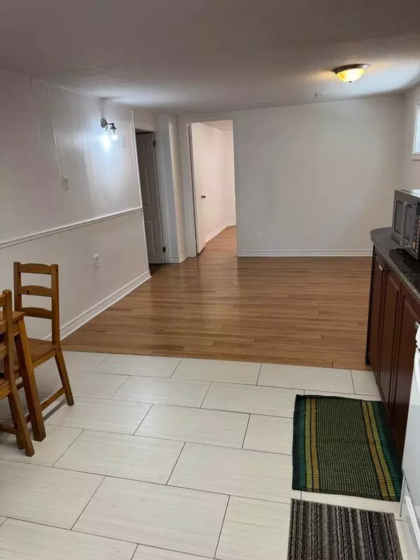 Toronto W05, ON M9L 1L3,190 Cabana DR #B