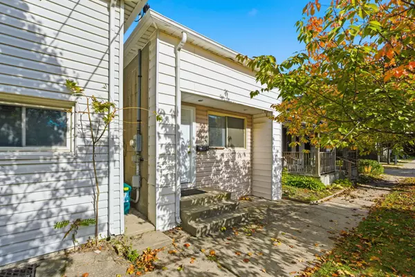 Brantford, ON N3T 3T8,53 1/2-55 Duke ST