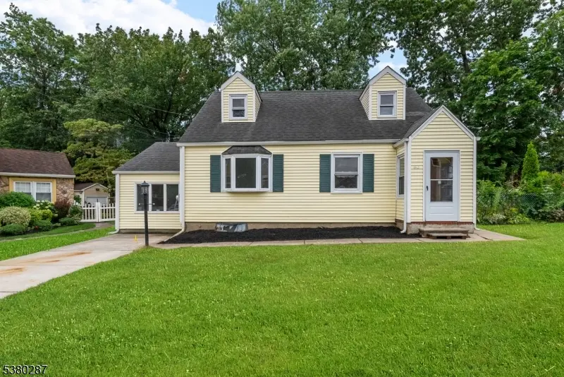 80 Burlington Rd, Clifton City, NJ 07012