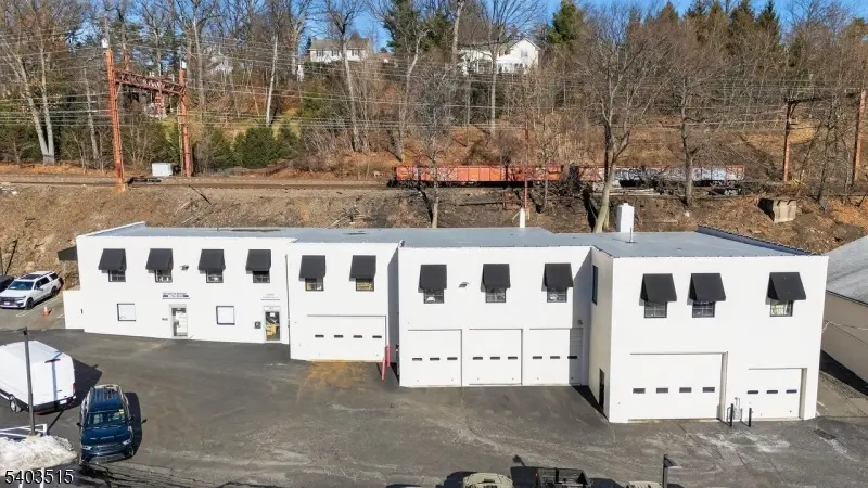 320 Broad St, Summit City, NJ 07901