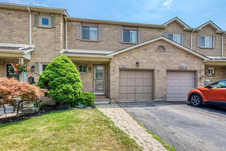 1226 Cottonwood CRES, Oakville, ON L6M 2W6