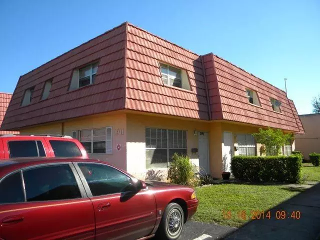 Lauderhill, FL 33313,5409 NW 27th St