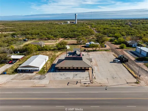 702 N Swenson Street, Stamford, TX 79553