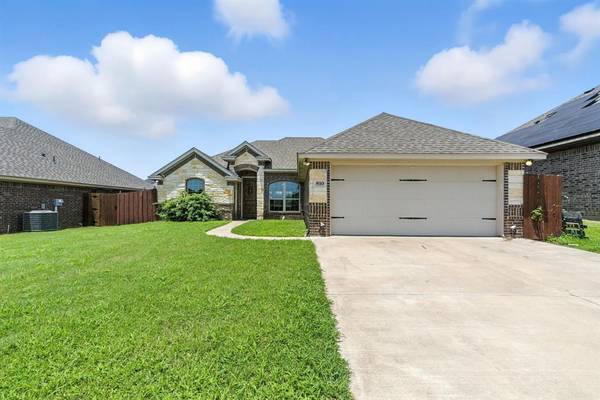 810 Acadia Court, Tolar, TX 76476
