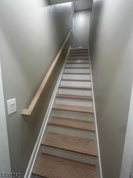 Elizabeth City, NJ 07206,208 Inslee Pl #2