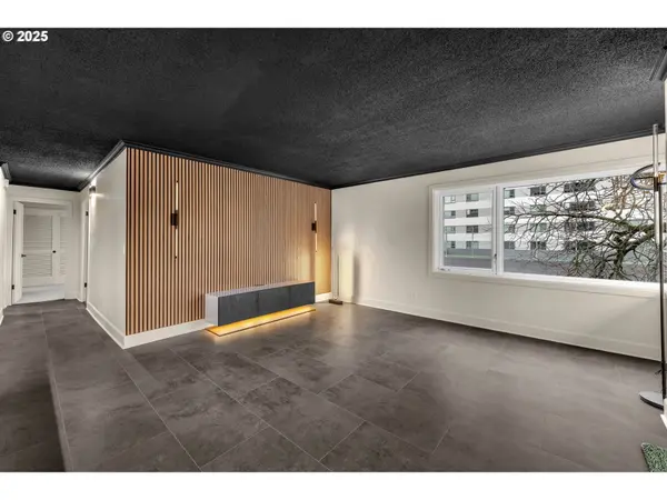 Portland, OR 97205,2211 SW PARK PL #403