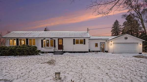 6853 N Caris RD, Vestaburg, MI 48891