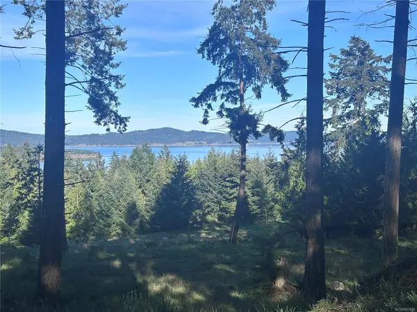 141 Blue Stone Dr, Salt Spring, BC V8K 1A6