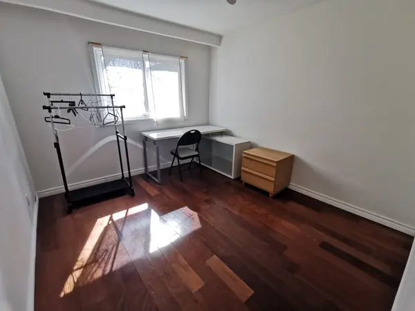 Toronto C15, ON M2M 2Y5,84 Harrington CRES #Middle