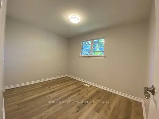 Pickering, ON L1W 1S4,862 Liverpool RD