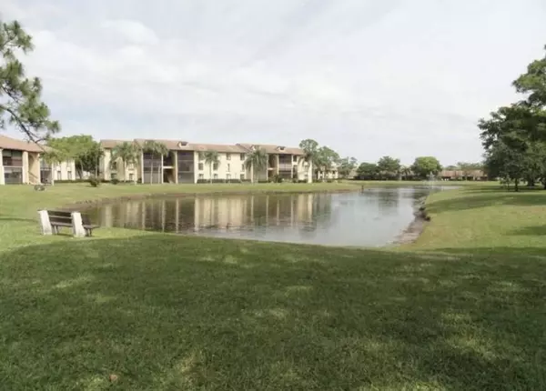 814 Sky Pine Way #G-2, Greenacres, FL 33415