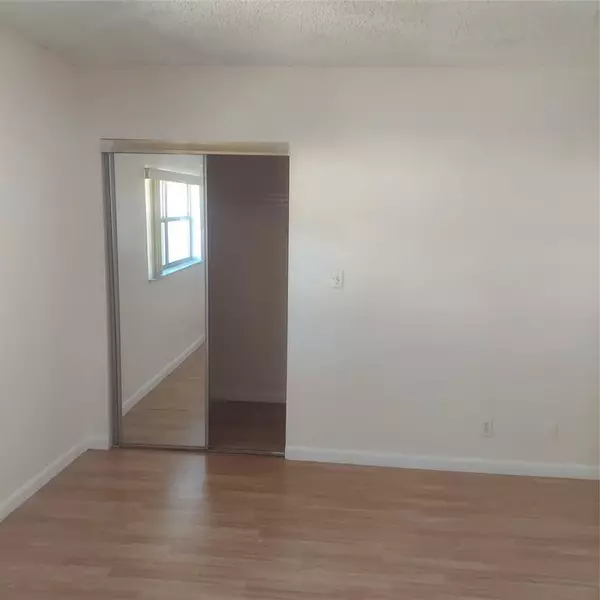 Lauderhill, FL 33313,5409 NW 27th St