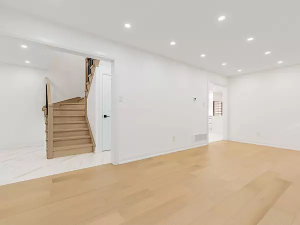 Markham, ON L3S 3V6,161 Doubtfire CRES