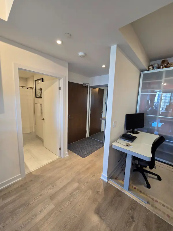 Toronto W01, ON M6S 0B1,1928 Lake Shore BLVD #2701