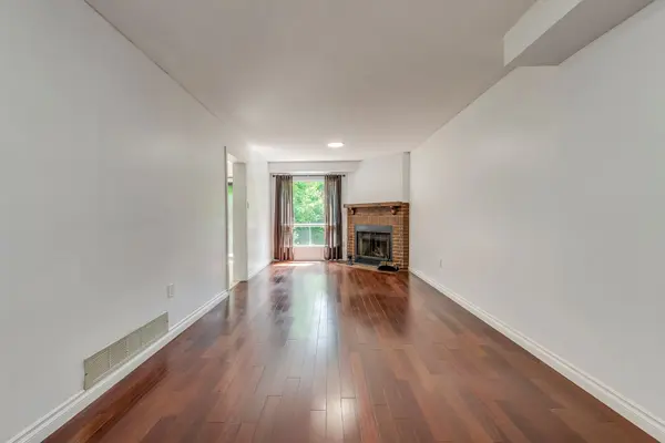 Oakville, ON L6M 2W6,1226 Cottonwood CRES