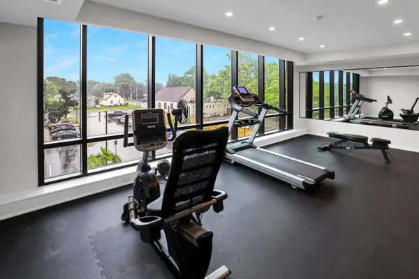 Lincoln, ON L0R 2C0,3998 Victoria AVE #412