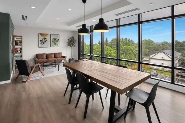 Lincoln, ON L0R 2C0,3998 Victoria AVE #412