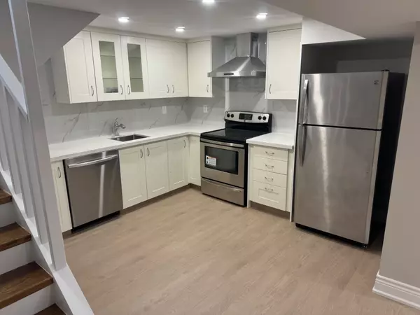 Hamilton, ON L8T 2P4,21 Nova DR #Lower