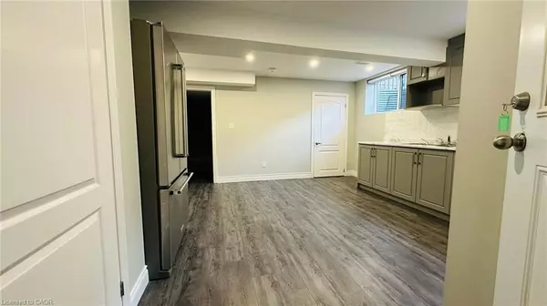 Kitchener, ON N2R 0N5,42 SPACHMAN ST #Lower