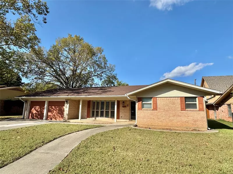 1905 Bridle Lane, Gainesville, TX 76240