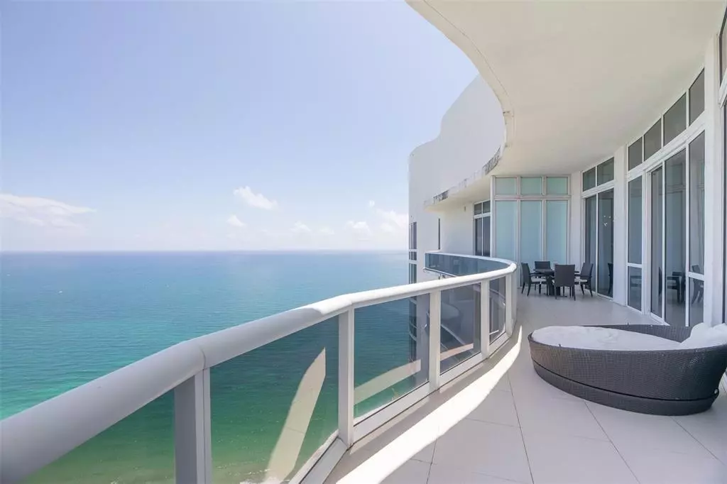 Sunny Isles Beach, FL 33160,15901 Collins Ave #Ph4303